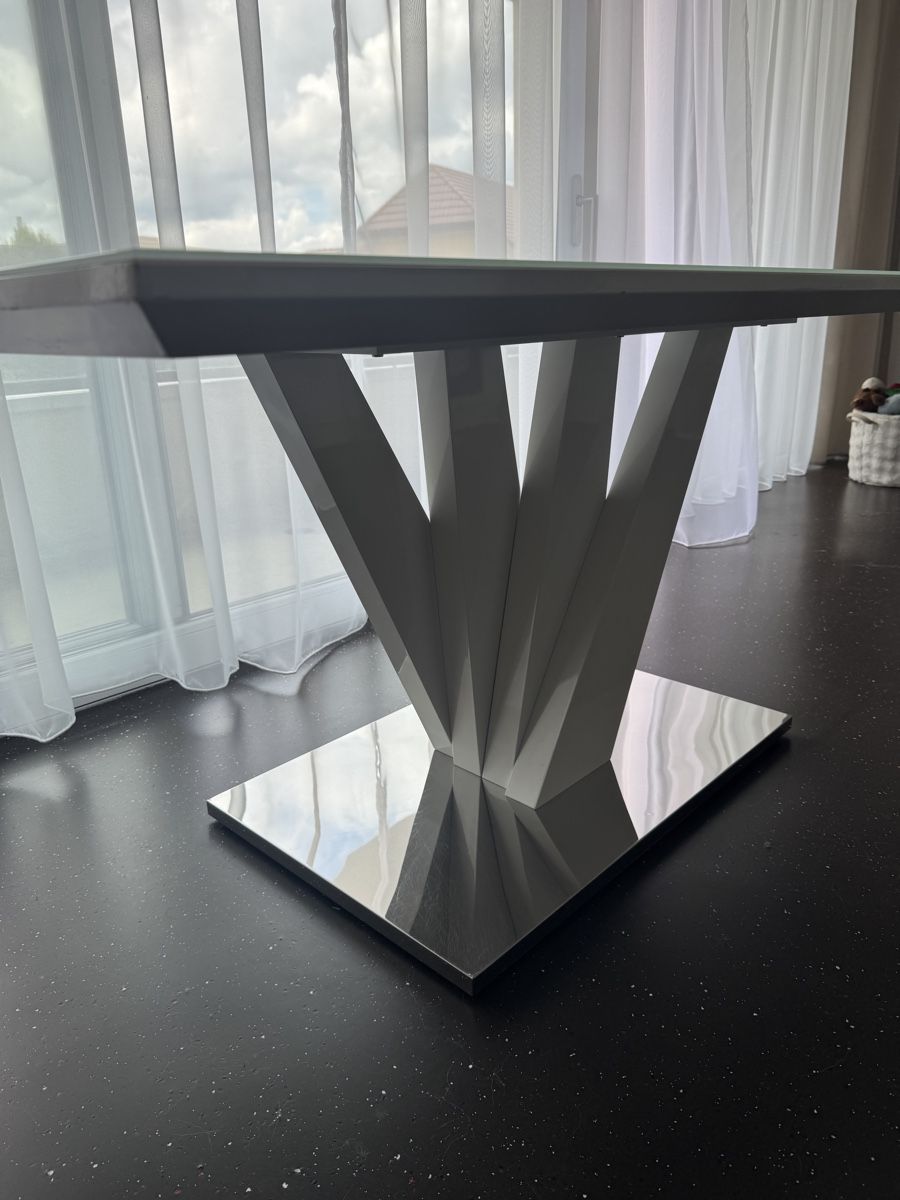 Tische: Modern White Extendable Dining Table - Perfect for Spring – Gebraucht aus Uerkheim von dam_x96b 2