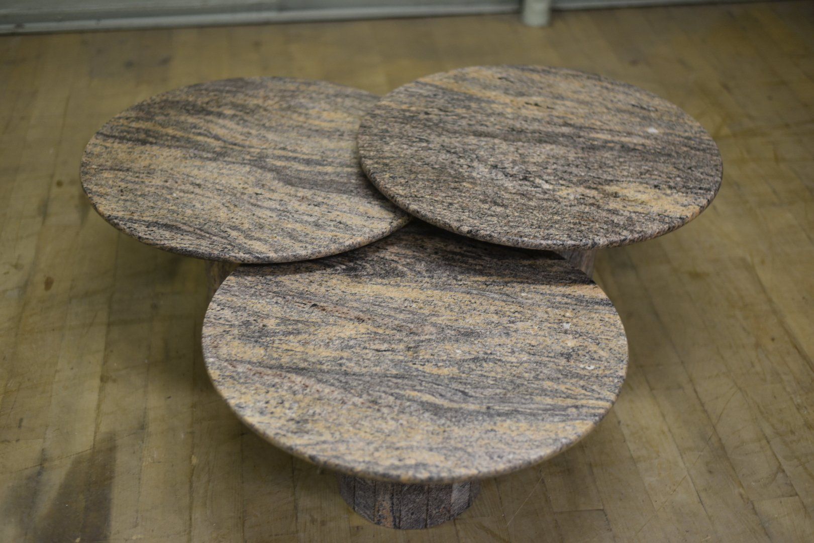 Tavoli: Designer Couchtische aus Granit – Usato da Lichtensteig venduto da UsedIN 4