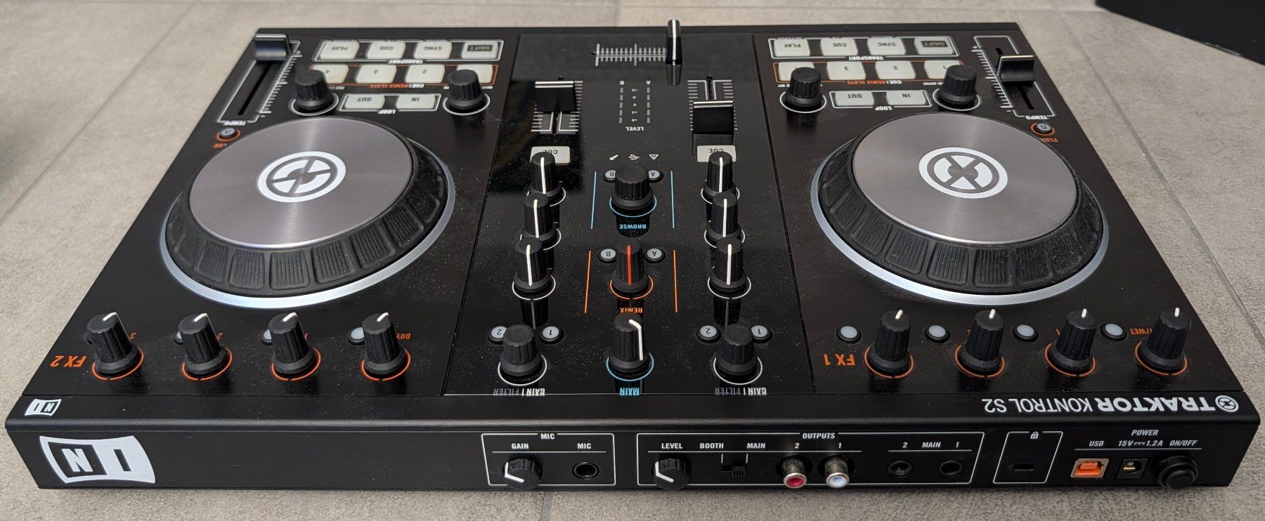 Native Instruments Platines de mixage: Contrôleur DJ Traktor Control S2 – D'occasion à Lausanne par bor_7nx2 1