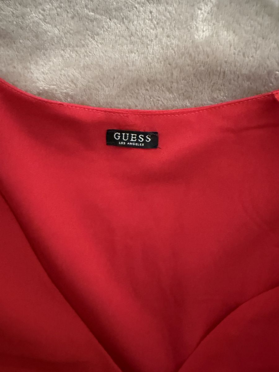 Guess Robes: GUESS rotes kleid  – Neuf (Voir description) à Dietlikon par krisztinapali 3