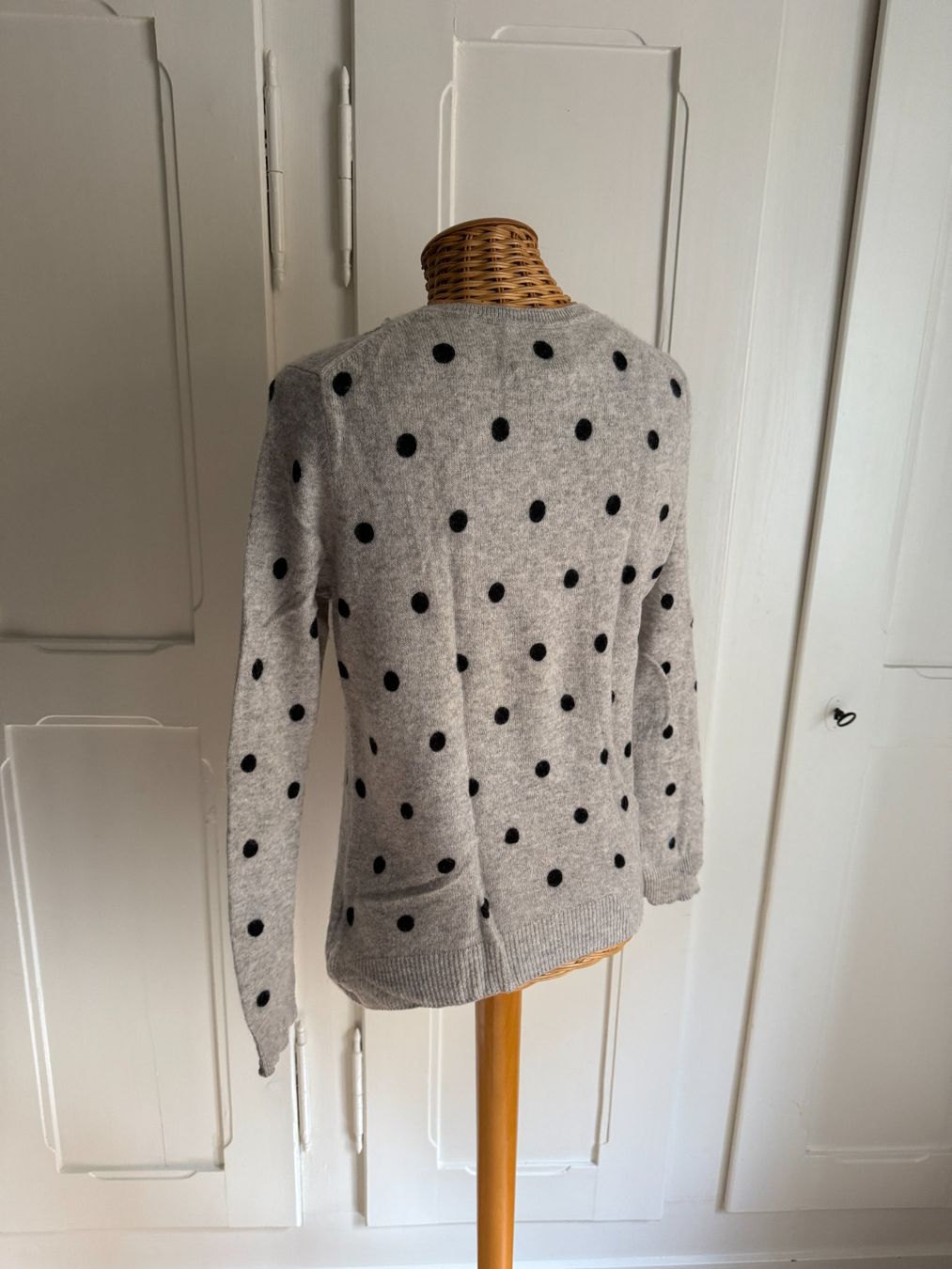 Pullover & Sweatshirts: CYNTHIA ROWLEY - Kaschmir Pullover hellgrau Polka Dots XL – Gebraucht aus Zürich von Diazaio 2