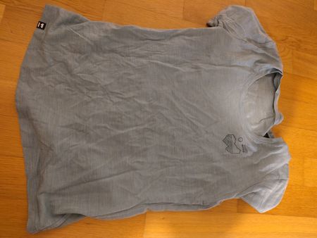 mons royale women shirt S
