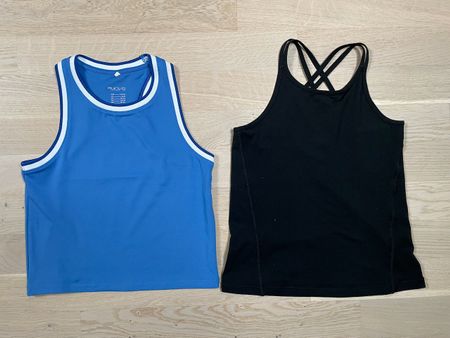 2 Sport-Tops für Mädchen von H&M (Grösse 134/140)