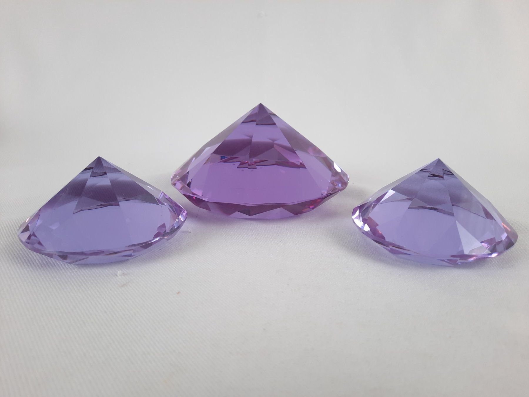 Bicchieri: 3 Glaskristalle violett – Usato da Beinwil am See venduto da Restwert_Beinwil 1