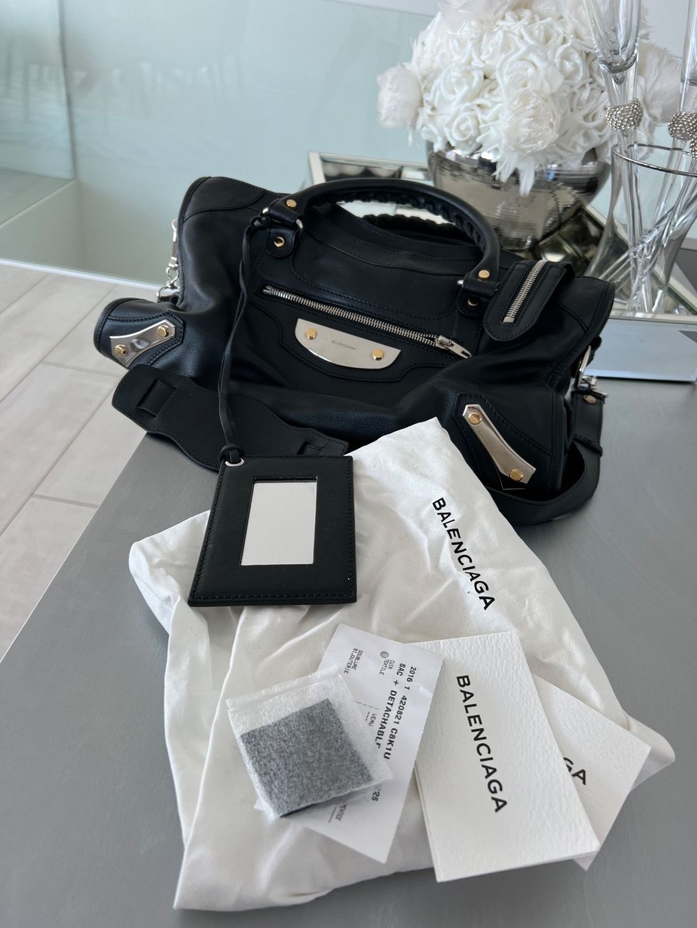 Balenciaga Borse da donna: BALENCIAGA CITY METALLIC EDGE NOIR – Nuovo (secondo la descrizione) da RICHTERSWIL venduto da mftjt63