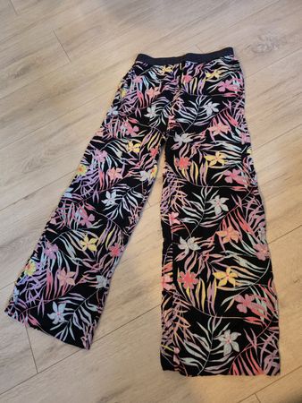 Hosen weit gemustert Grösse 140 s.Oliver