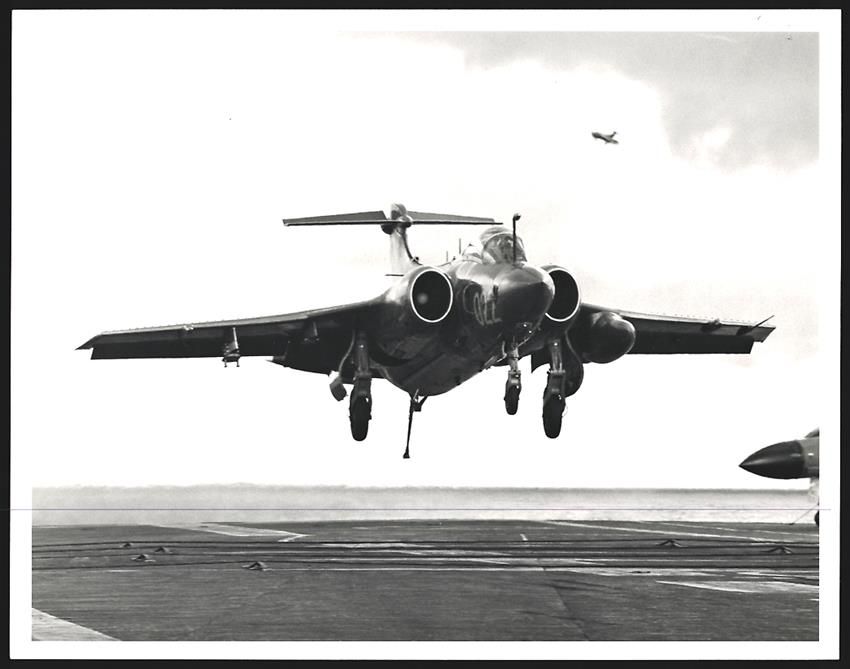 Fotografie &  Plakate: Fotografie Flugzeug Blackburn Buccaneer  – Gebraucht aus Berlin von bartko-reher