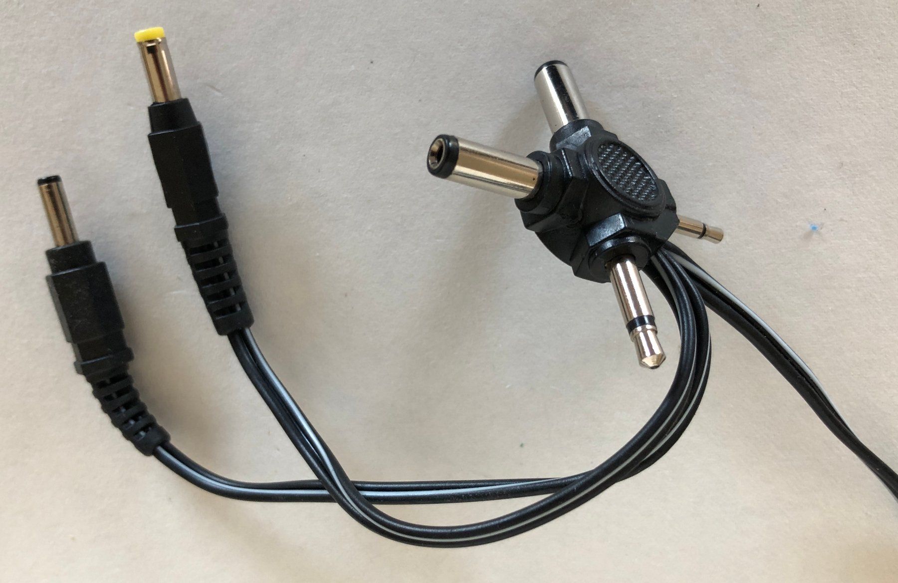 Laufwerke & Adapter: KARMA Universal Adapter AC 511 - 500 mA – Neu (gemäss Beschreibung) aus Appenzell von Zimiuno 3