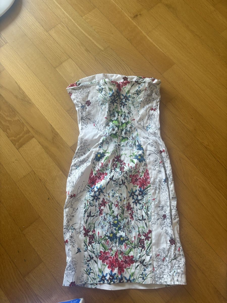 Zara Vestiti: Kleid Zara – Usato da Oftringen venduto da violetta9 1