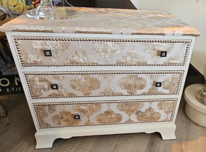 Kommoden: Commode de style relookée (Modèle Unique) – Gebraucht aus Etoy von eme_c8rt
