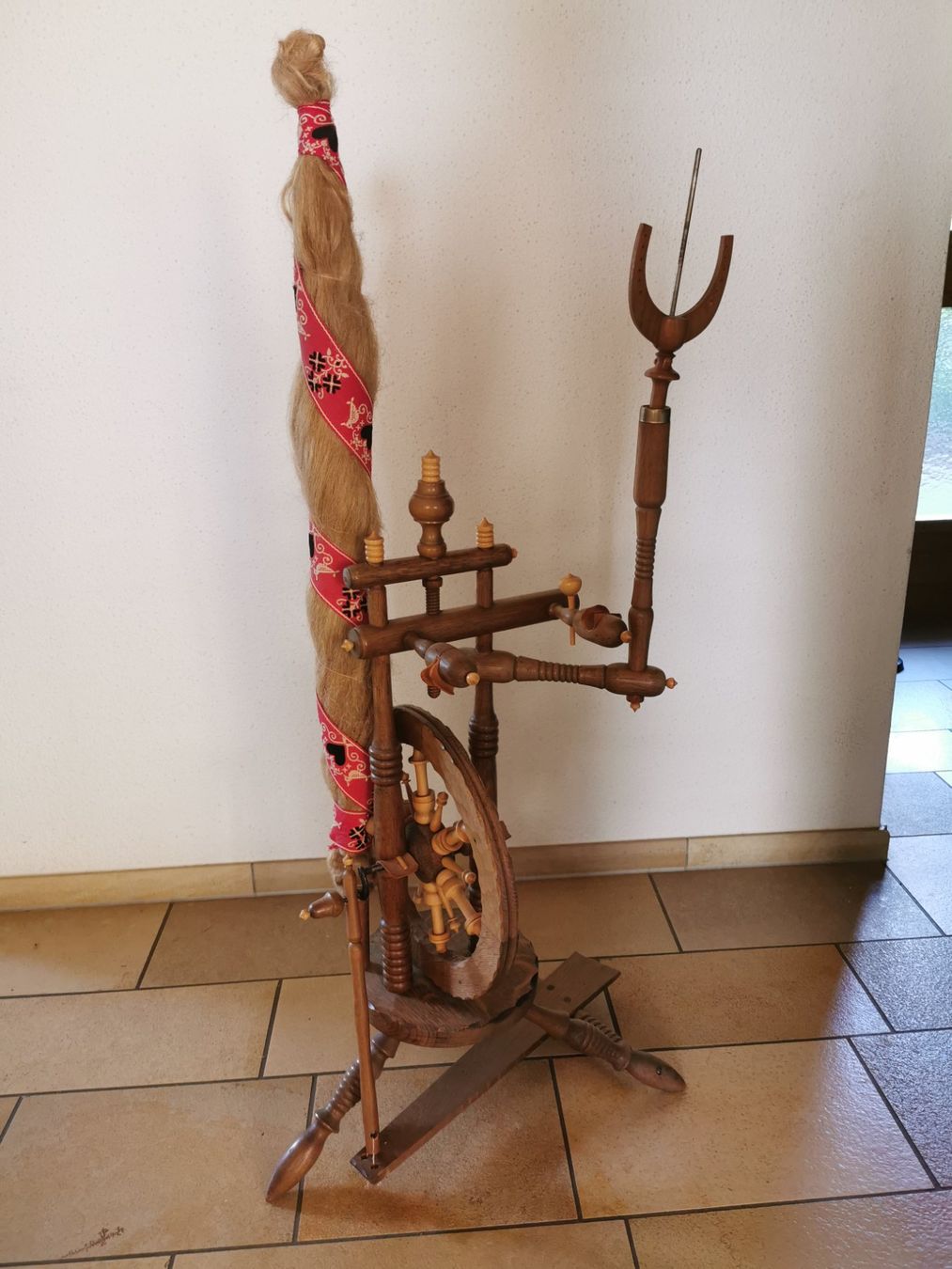 Ruote per filare: Altes schönes Spinnrad – Usato da Gebenstorf venduto da Aturic 1