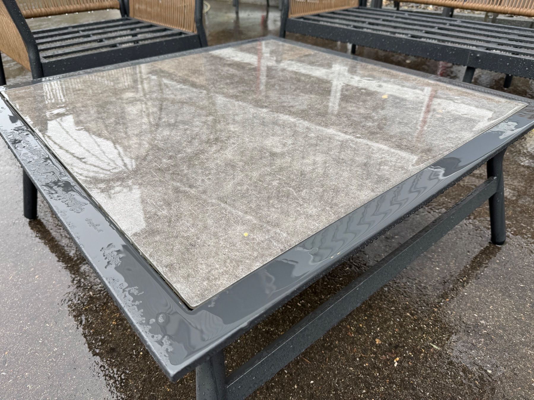 Tavoli: Loungetisch Grau mit Glasplatte – Nuovo e nell'imballaggio originale da Trachslau venduto da baeretswil15 5