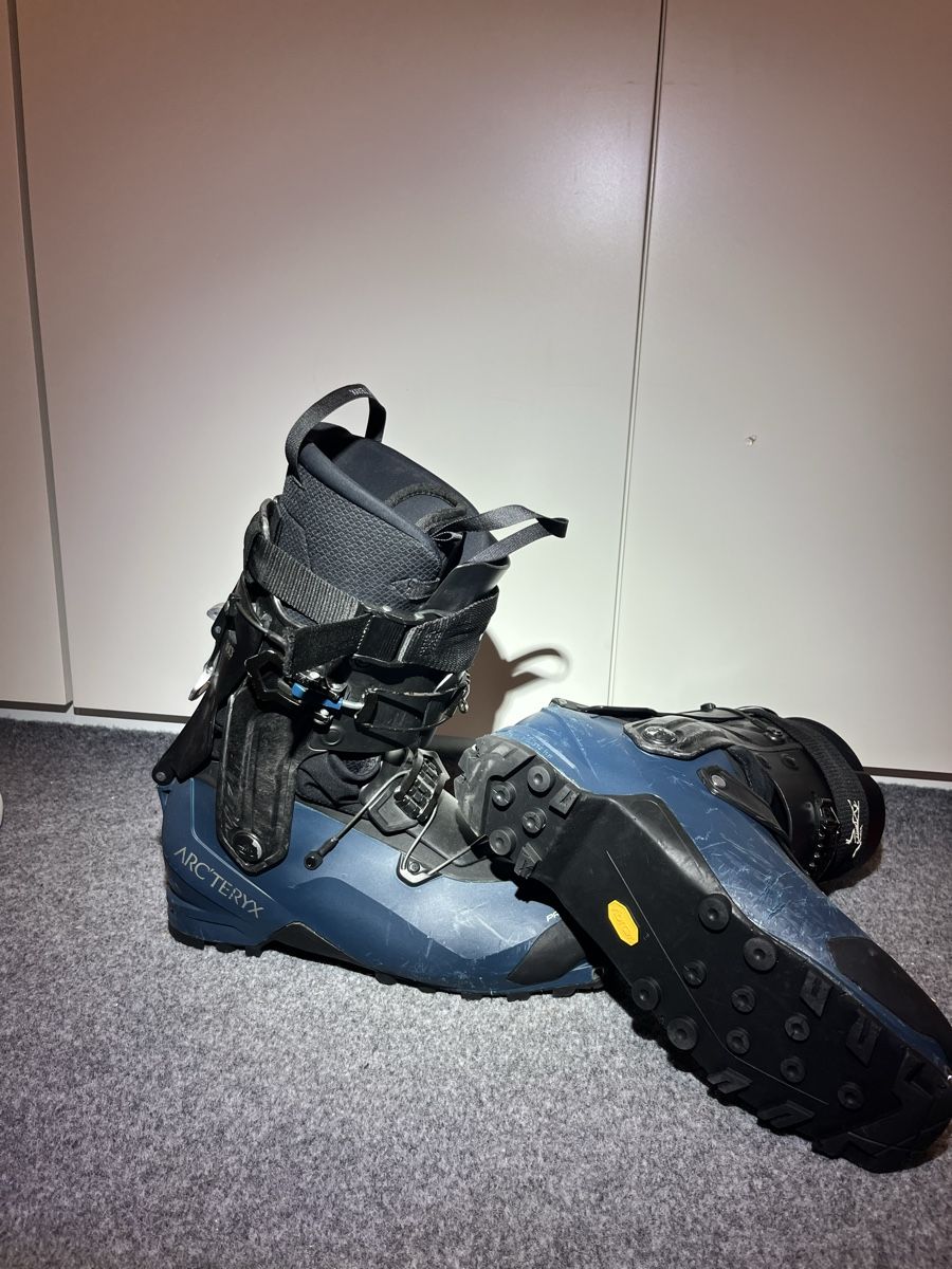 Arcteryx Herrenschuhe: Arcteryx procline skitouring boots – Gebraucht aus Pontresina von cli_g8qv 1