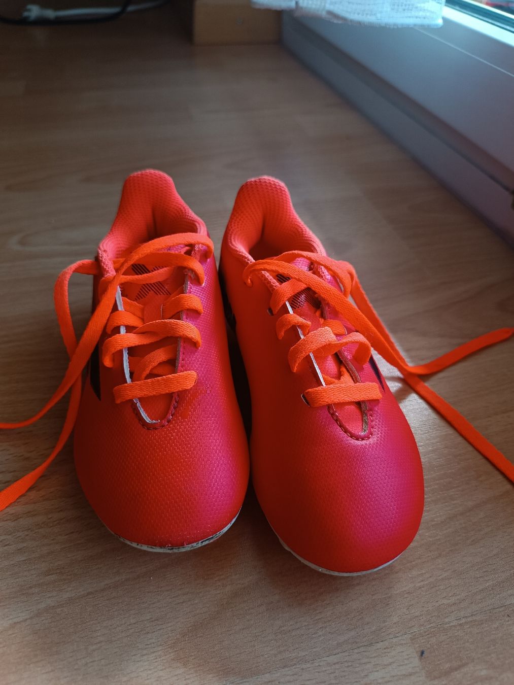 Adidas Scarpe per ragazzi: Fussball Schuhe/Adidas/ 27-28 – Usato da Flims Dorf venduto da ali_8n8q