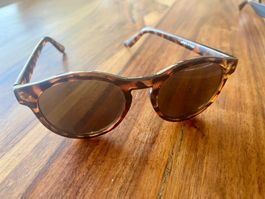 Braune Sonnenbrille im Vintage Stil für den Sommer 😎