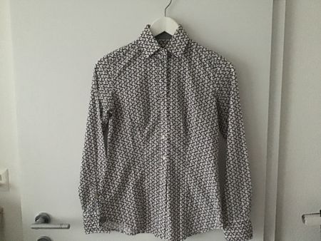 BLUSE WEISS / SCHWARZ GEMUSTERT, GRÖSSE 36