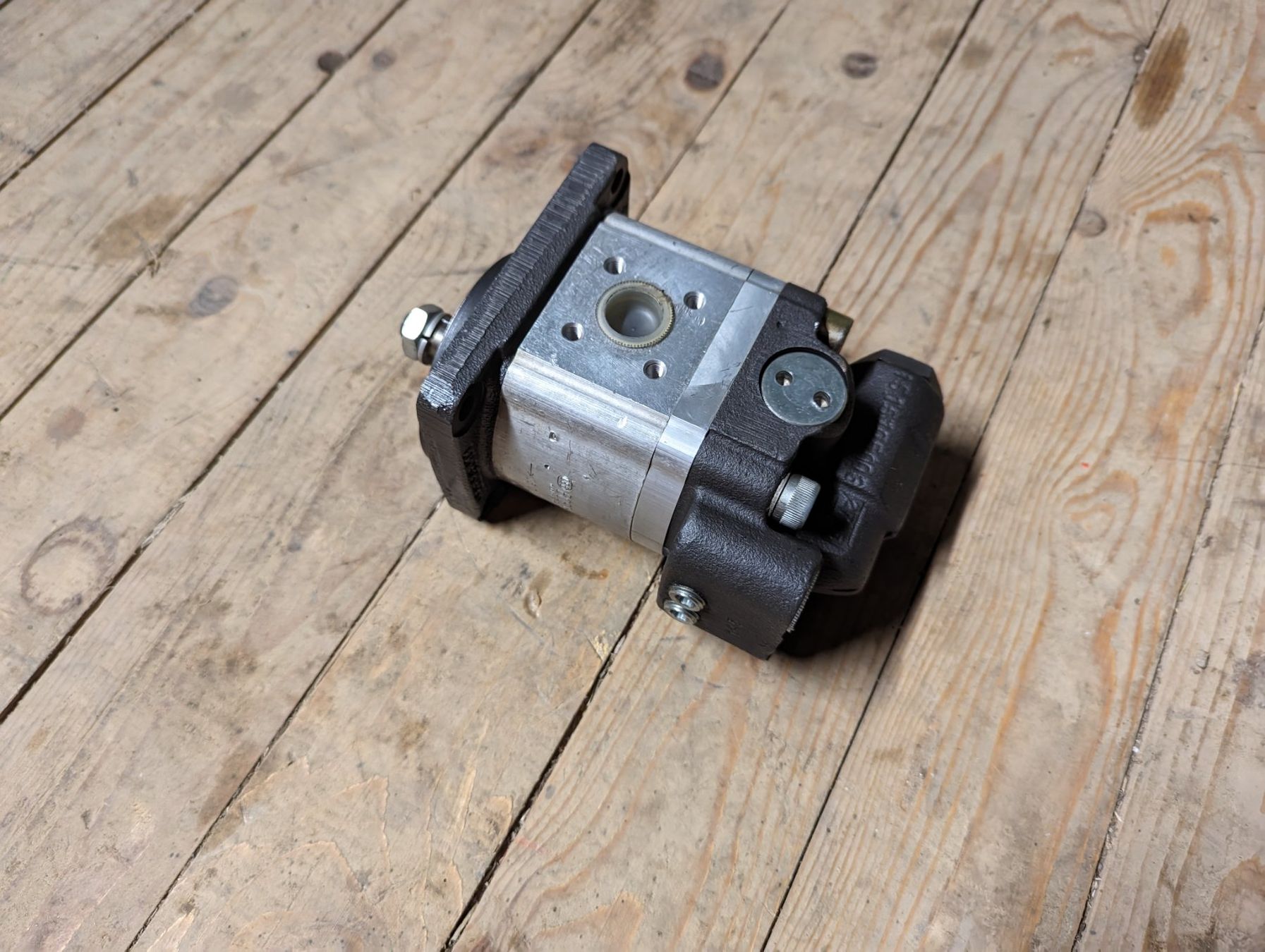 Pompe & Parti di ricambio: Hydraulikpumpe Bosch – Usato da Dietschwil venduto da FIZENATOR