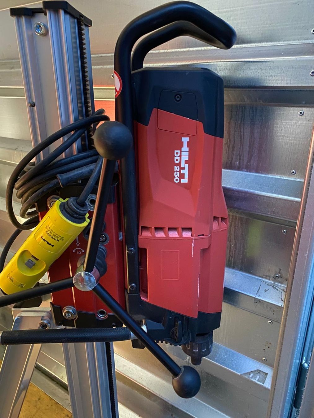Carotteuse/Kernbohrgerät Hilti DD 250 CA + Colonne DD HD 30 (Neu und ...