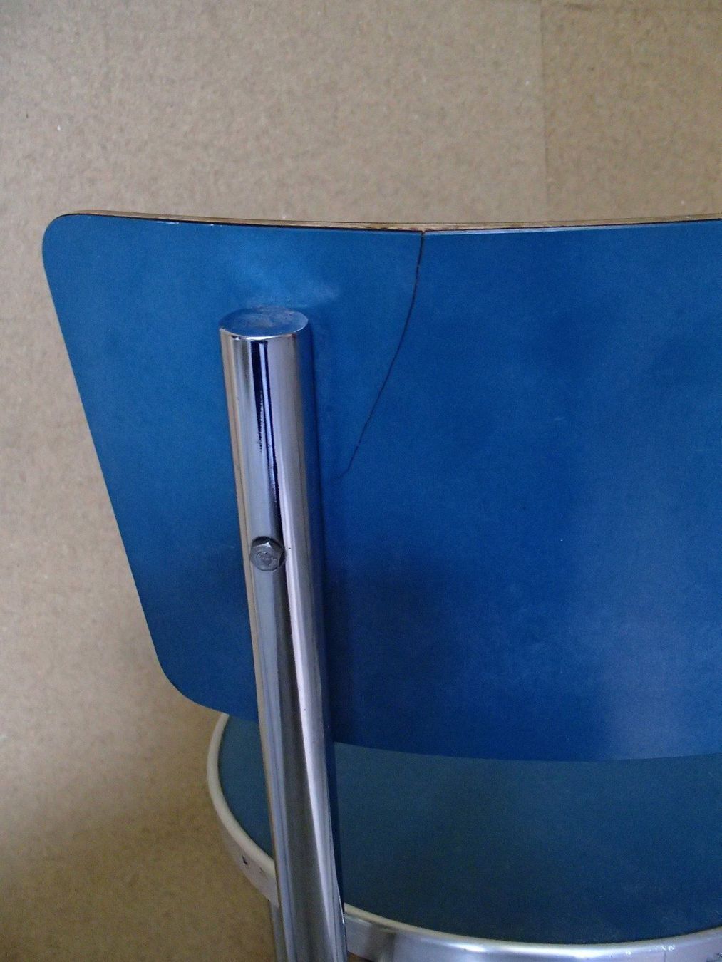 Sedie: blauer runder Vintage Kelko Stuhl mit Chrom – Usato da Schöfflisdorf venduto da pullux 4