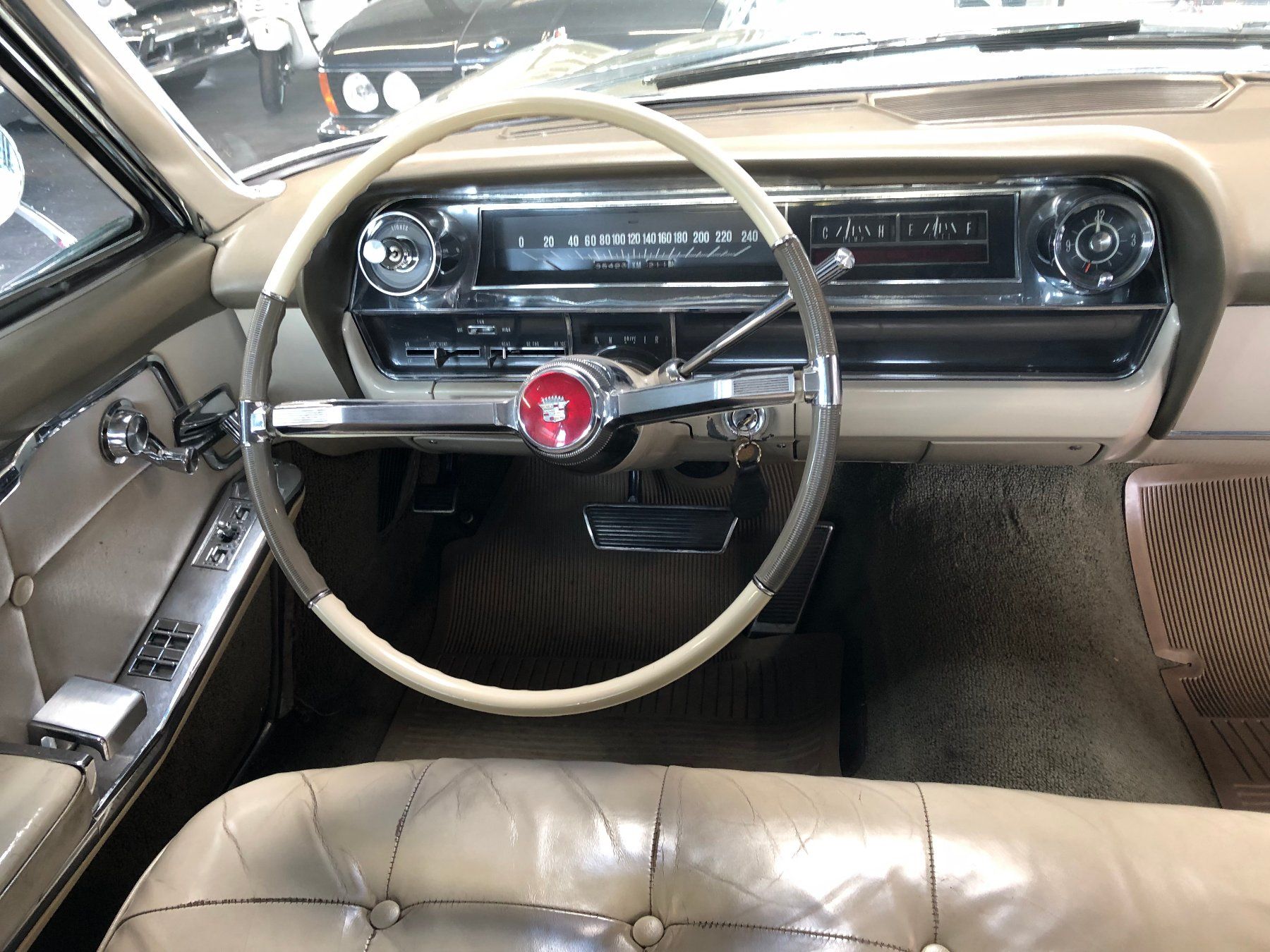 Cadillac Automobili: CADILLAC DEVILLE COUPE 6.4-V8 – Usato da Gampelen venduto da Steuer0 8