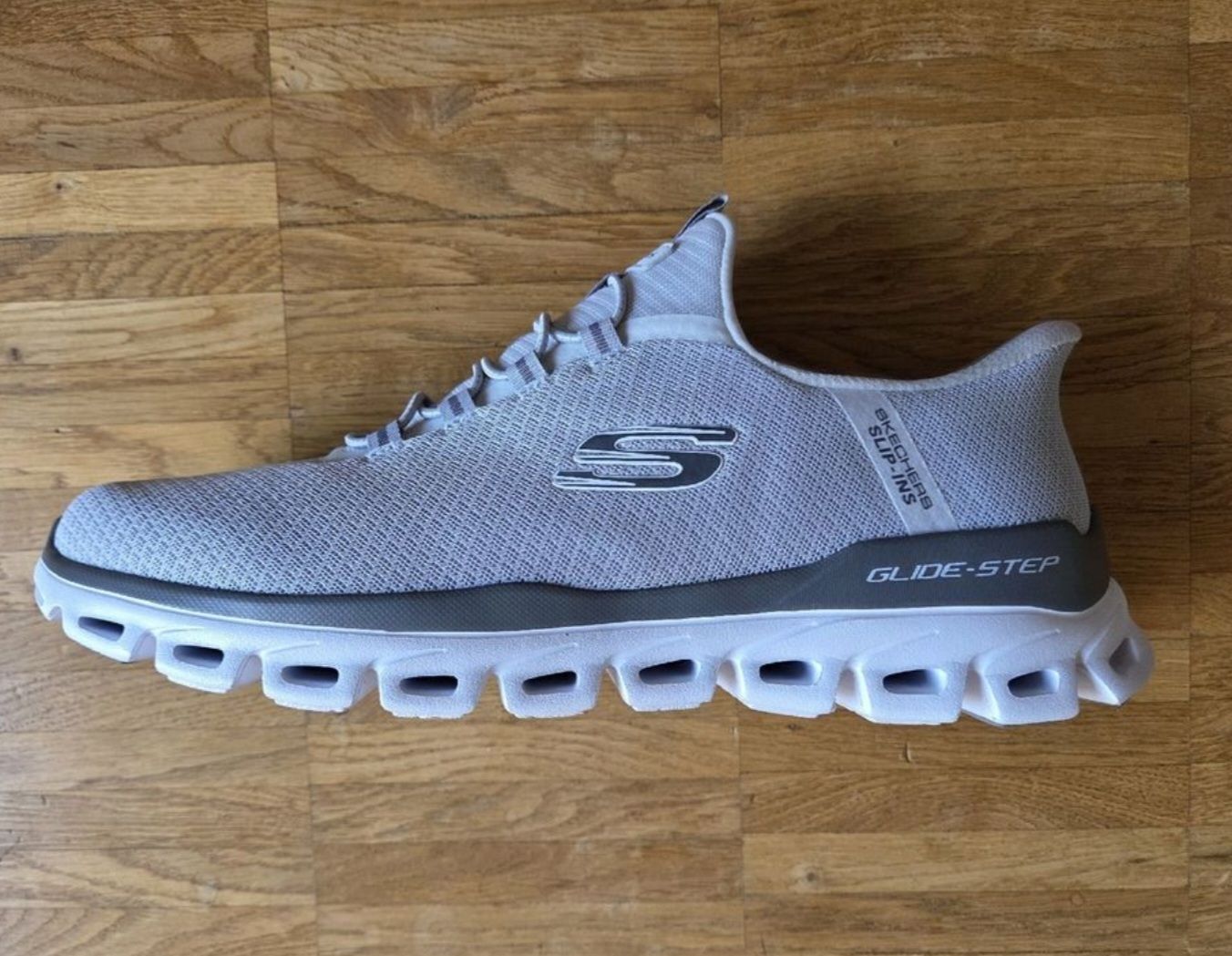 Scarpe da uomo: Sketchers Slip-in – Nuovo (secondo la descrizione) da Thalwil venduto da Bushwood 4