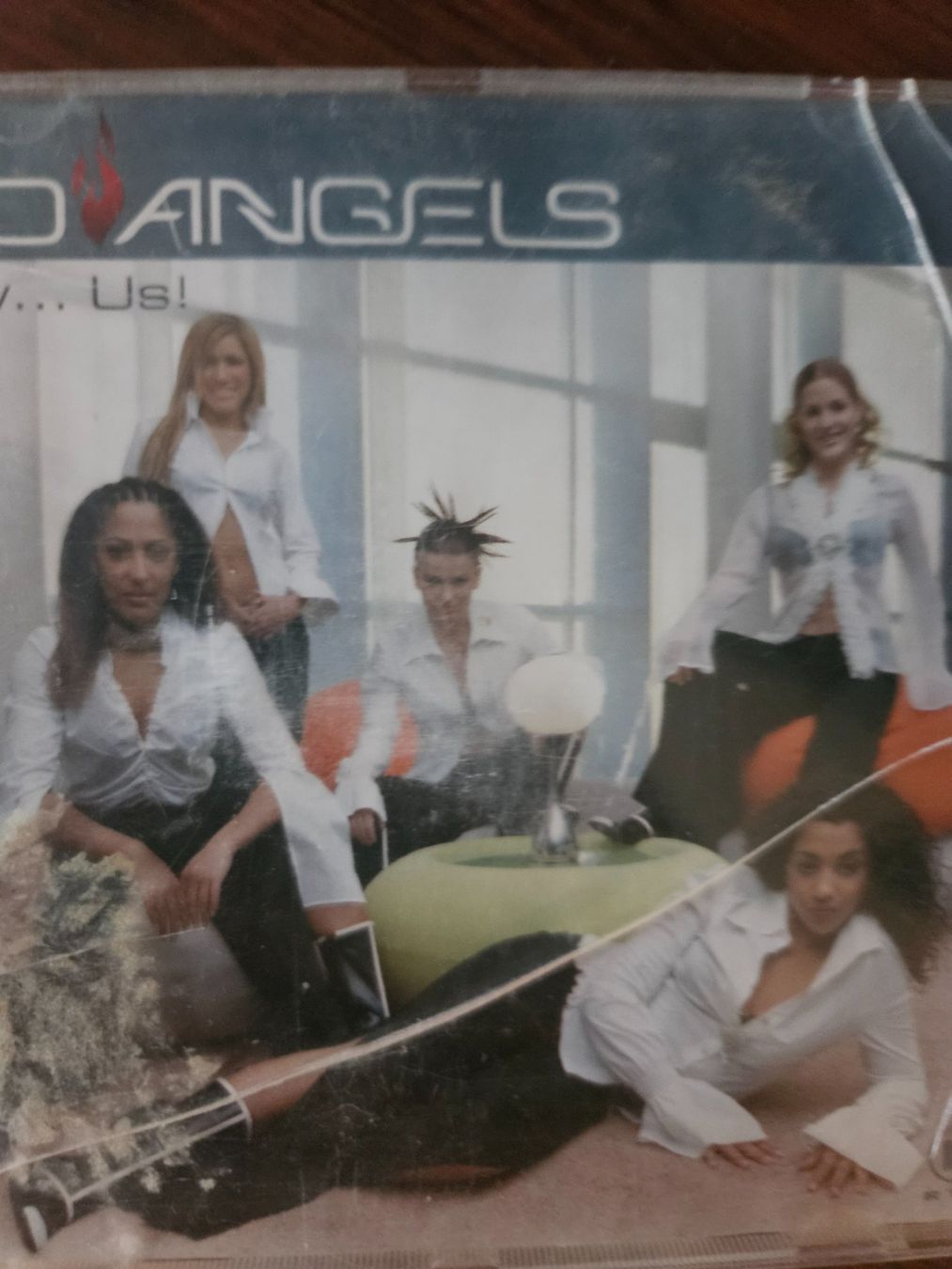 CDs: No Angels, Now... Us – Gebraucht aus Zürich von lorenzo167