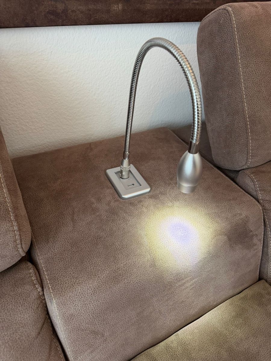 Divani: Grosses Sofa mit Relaxfunktion und USB-Anschlssse! – Nuovo (secondo la descrizione) da Emmenbrücke venduto da Kaufenverkaufenlu 1