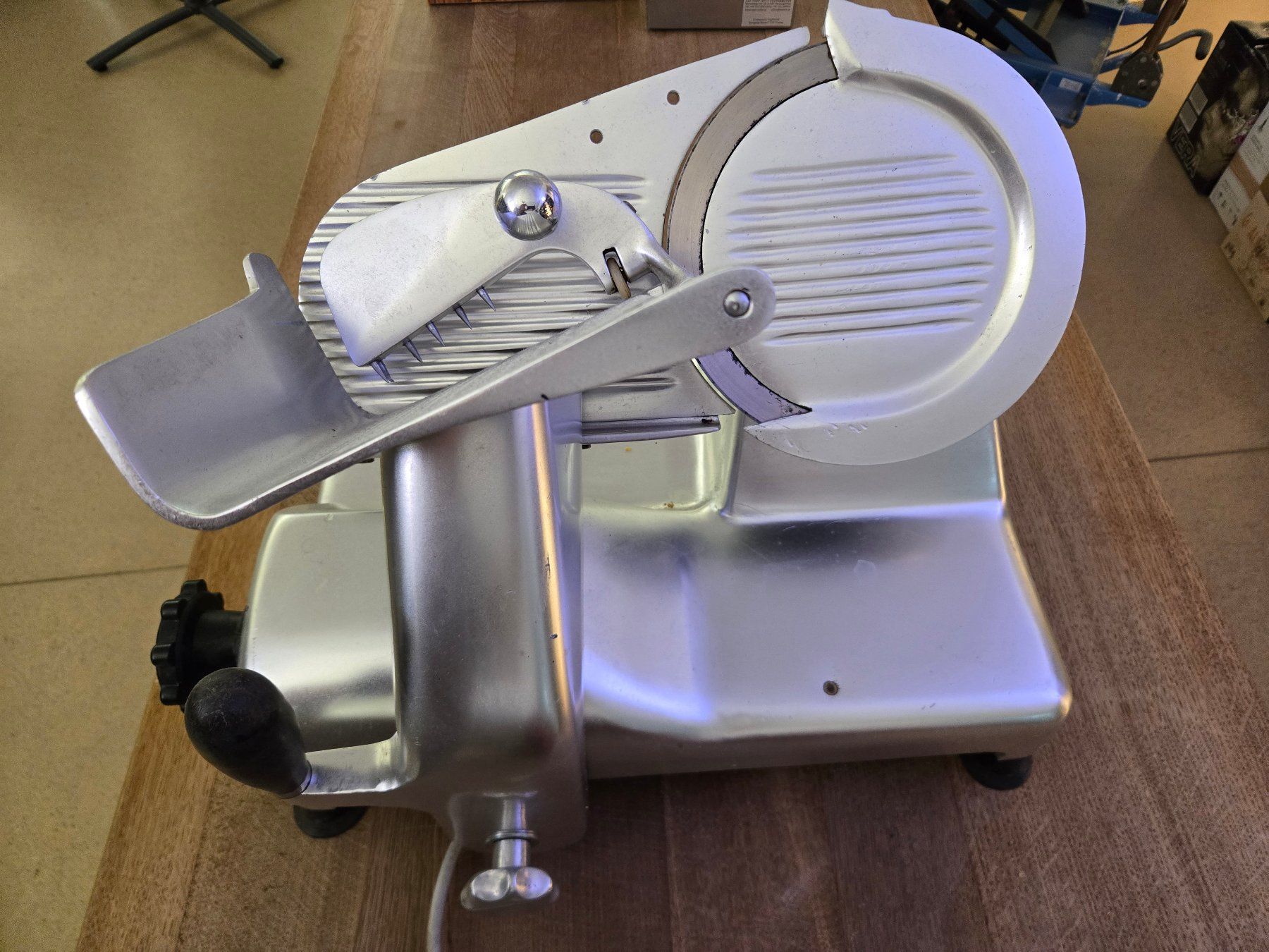 Elettrodomestici da cucina: Aufschnittmaschine, Schneidemaschine, robustes Modell – Usato da Winterthur venduto da meinweinkeller