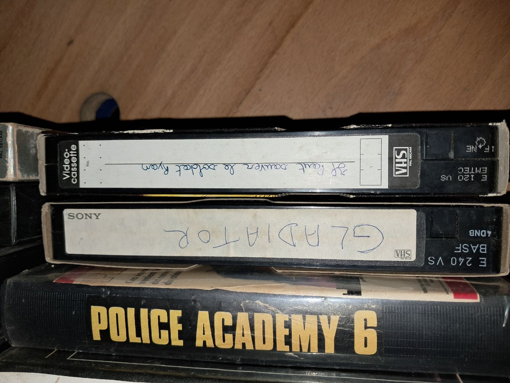 Toutes les VHS: Lot de 8 VHS diverses – D'occasion à Le locle par juliensaran 2