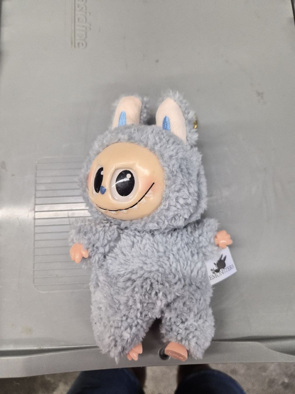 Pop Mart Giocattoli: Peluche pop mart  Monstre Gris – Nuovo (secondo la descrizione) da Villeneuve VD venduto da Max1844