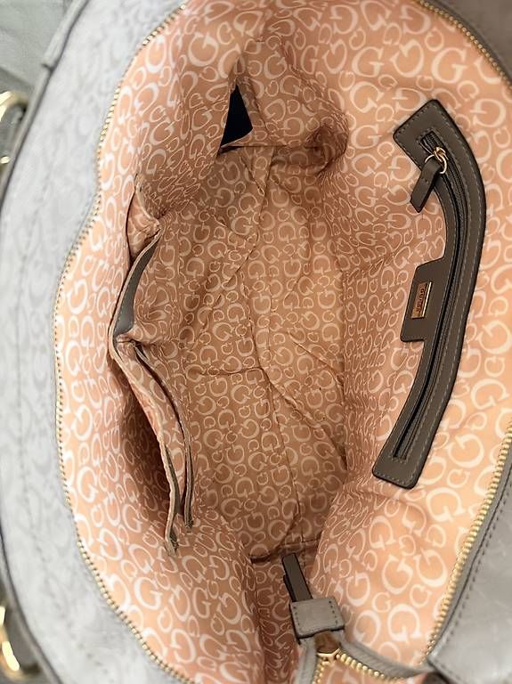 Borse da donna: Sac guess gris  – Nuovo e nell'imballaggio originale da Sion venduto da Jennyh-9 1