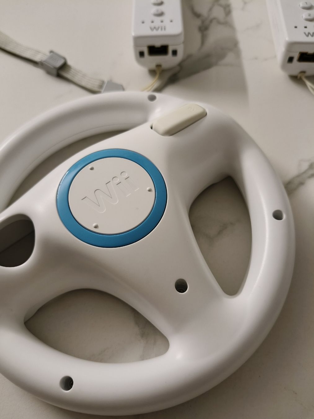 Nintendo Controller: Nintendo Wii Set: 2 Controller & 2 Lenkräder, Top Zustand! – Usato da Oensingen venduto da ece_8k7q 1