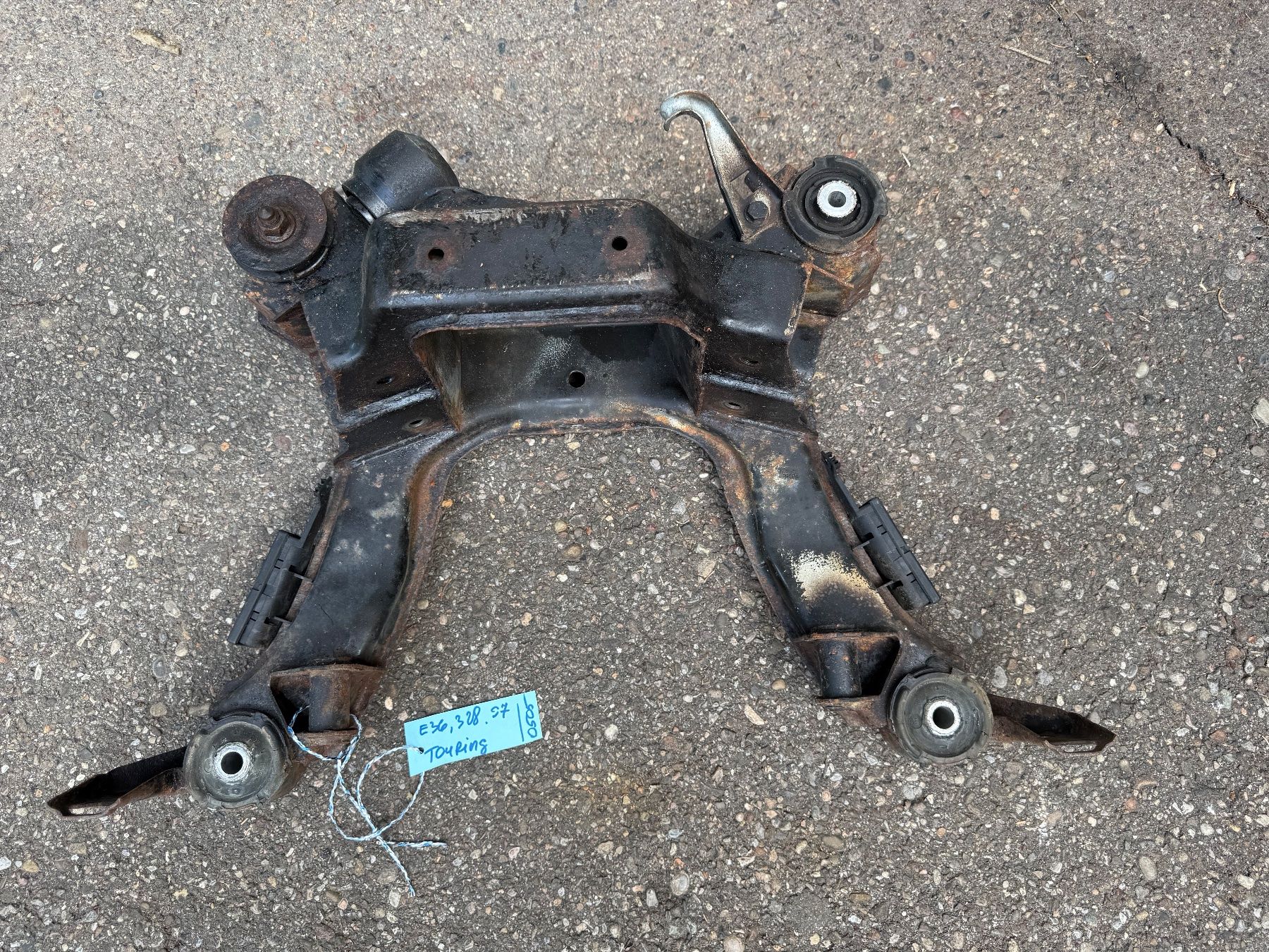 BMW Alle Autoersatzteile: Originale BMW E36 Hinterachse, Hinterachsträger – Gebraucht aus Jonen von BMWE369