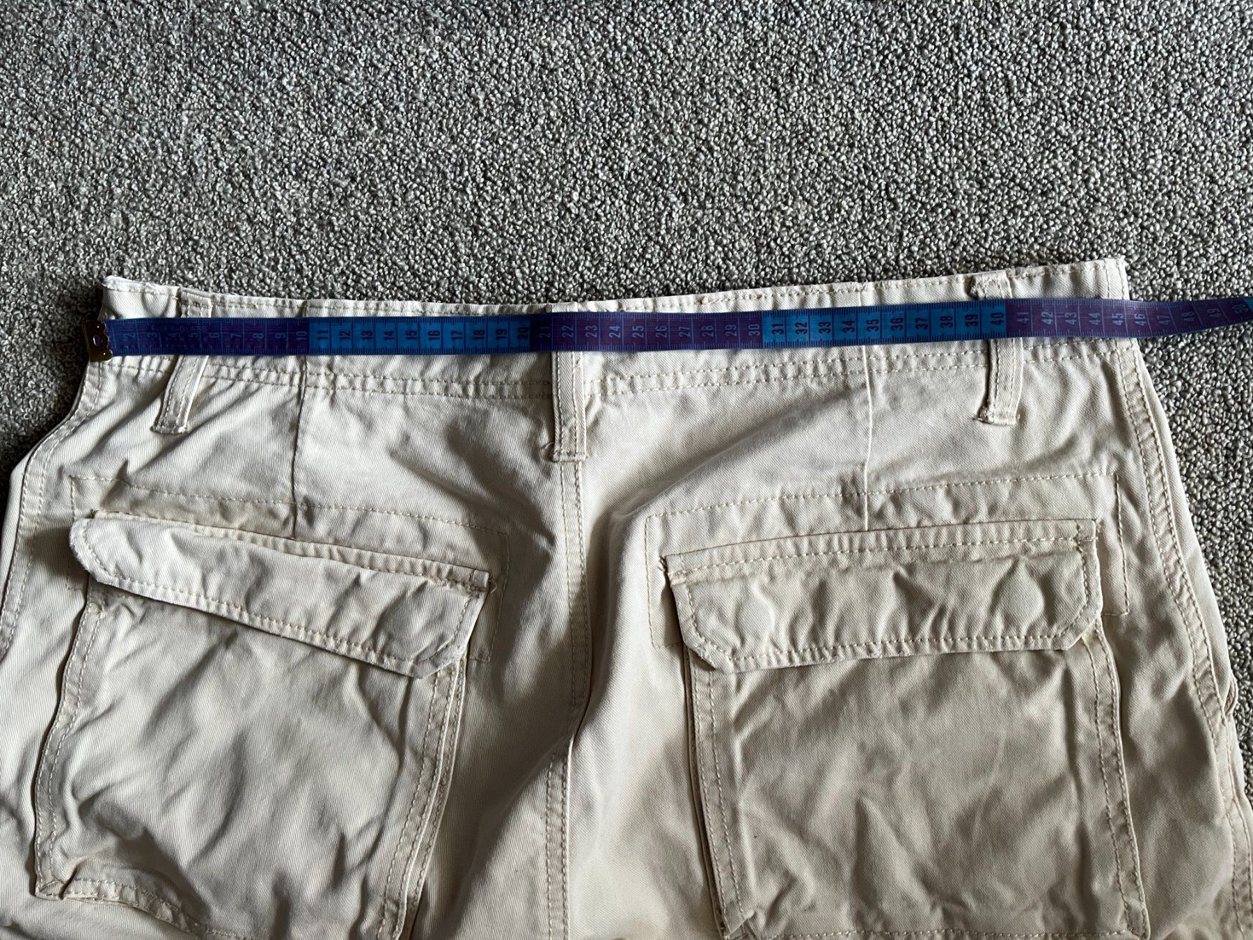 Pantaloni: Beige Bermuda Gr XL – Usato da Rekingen AG venduto da nederland1 3