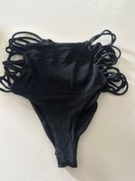 Schwarzer Bikini-Slip mit Schnüren, Grösse S - Sommer!