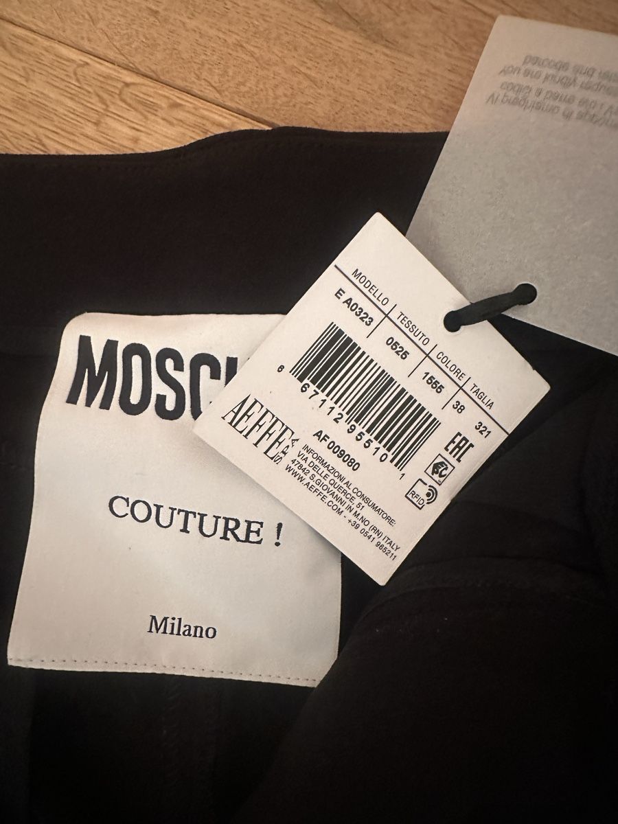 Moschino Hosen: Moschino couture shorts – Neu (gemäss Beschreibung) aus Silvaplana-Surlej von vikhayy.stmoritz 1