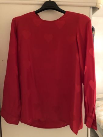 Rote Seidenbluse mit eingewobenen Herzen Grösse 36