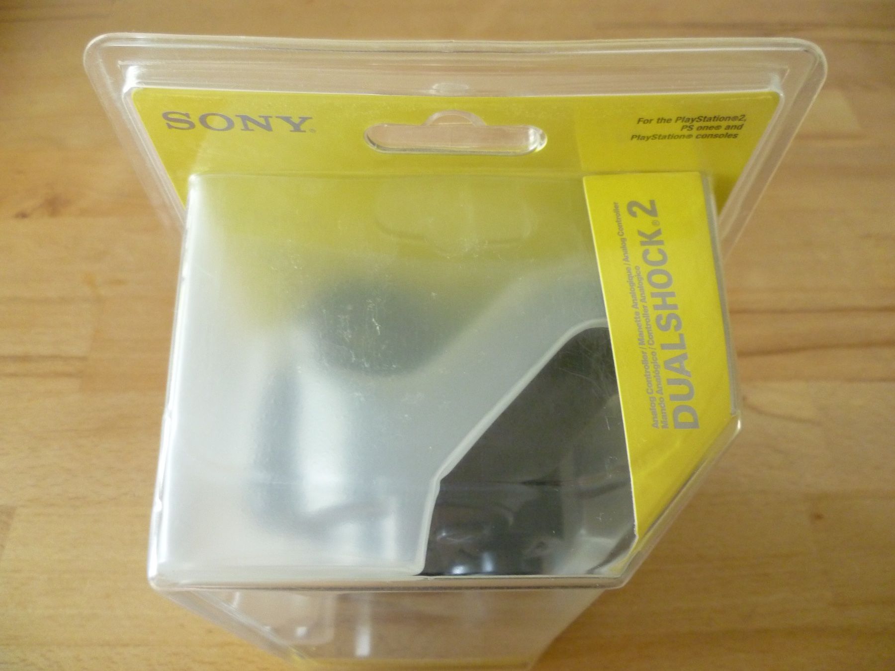 Sony Controller: Authentischer PS2 DualShock 2 Controller schwarz (FABRIKNEU) – Nuovo e nell'imballaggio originale da Thalwil venduto da ranx 2