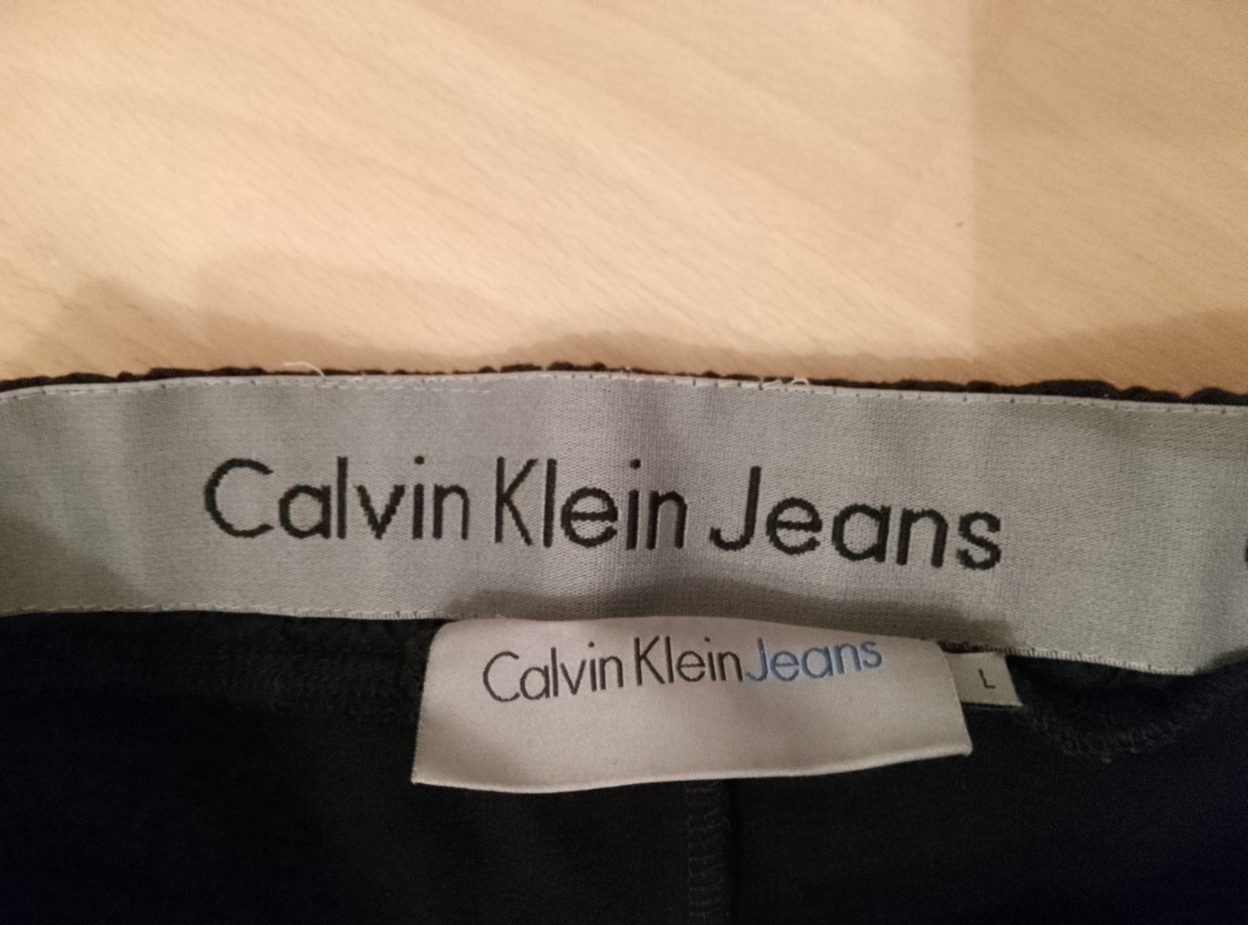 Calvin Klein Leggings: Short / Calvin Klein /taille L – Usato da Dombresson venduto da sev_bsb8 6