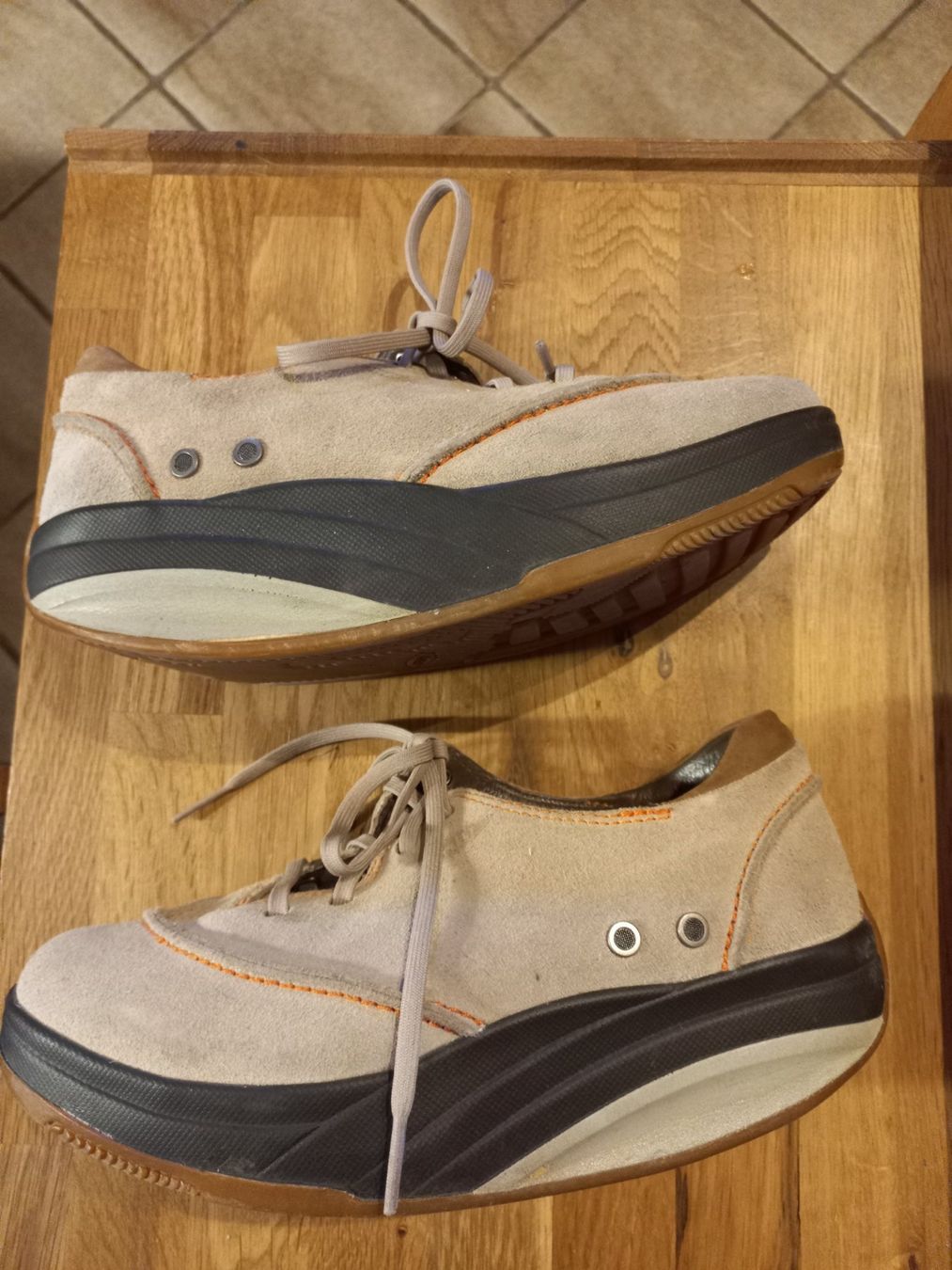 MBT Scarpe da donna: Chaussures mbt 36,5 – Usato da Gingins venduto da danolive 2