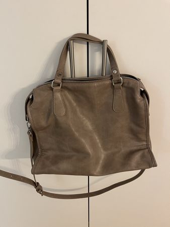Handtasche im Lederlook