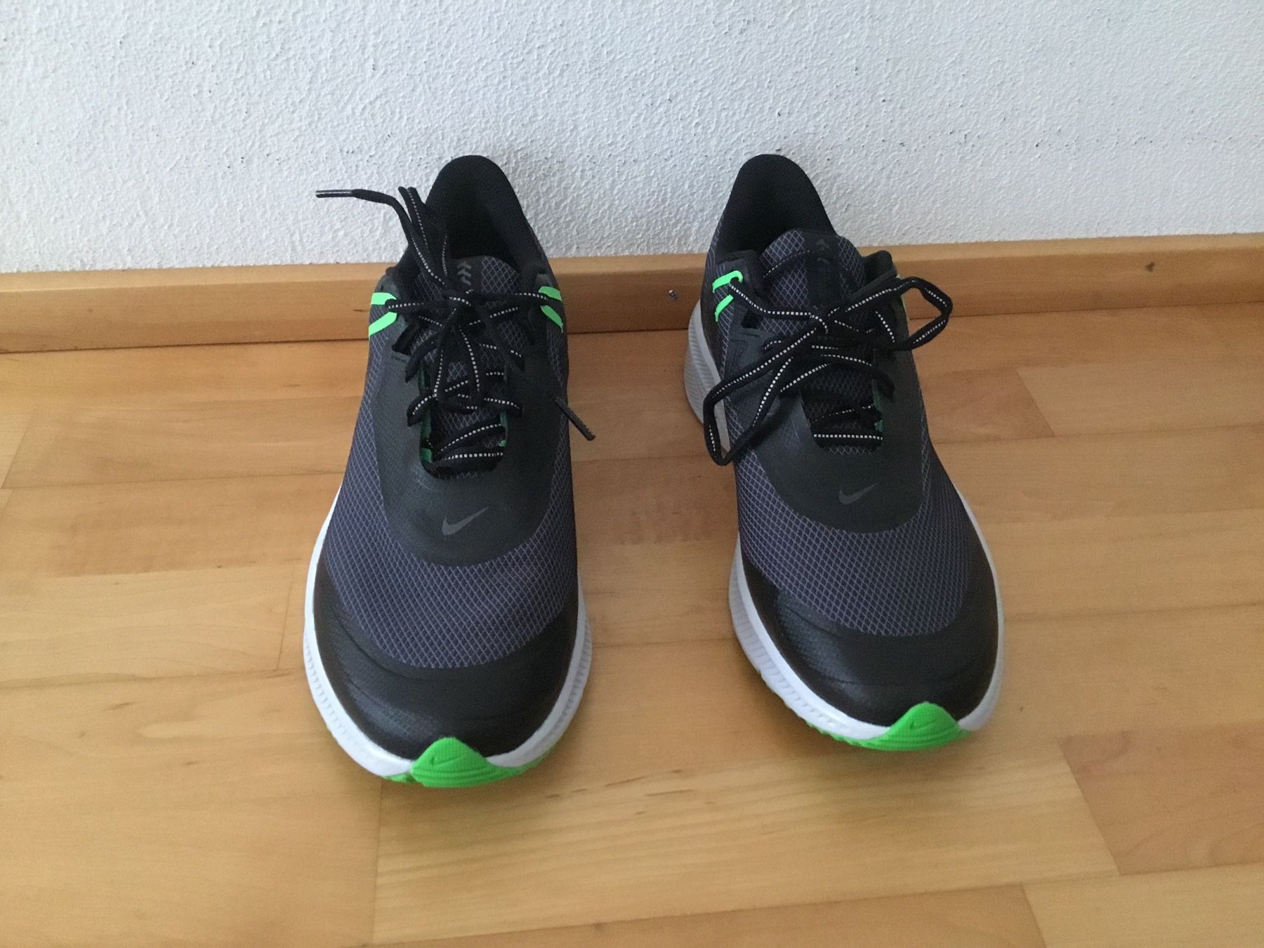 Nike Scarpe da uomo: Nike Running - Jogging Schuhe, Men, Gr. 44, neu – Nuovo e nell'imballaggio originale da Chur venduto da Jacky17 3