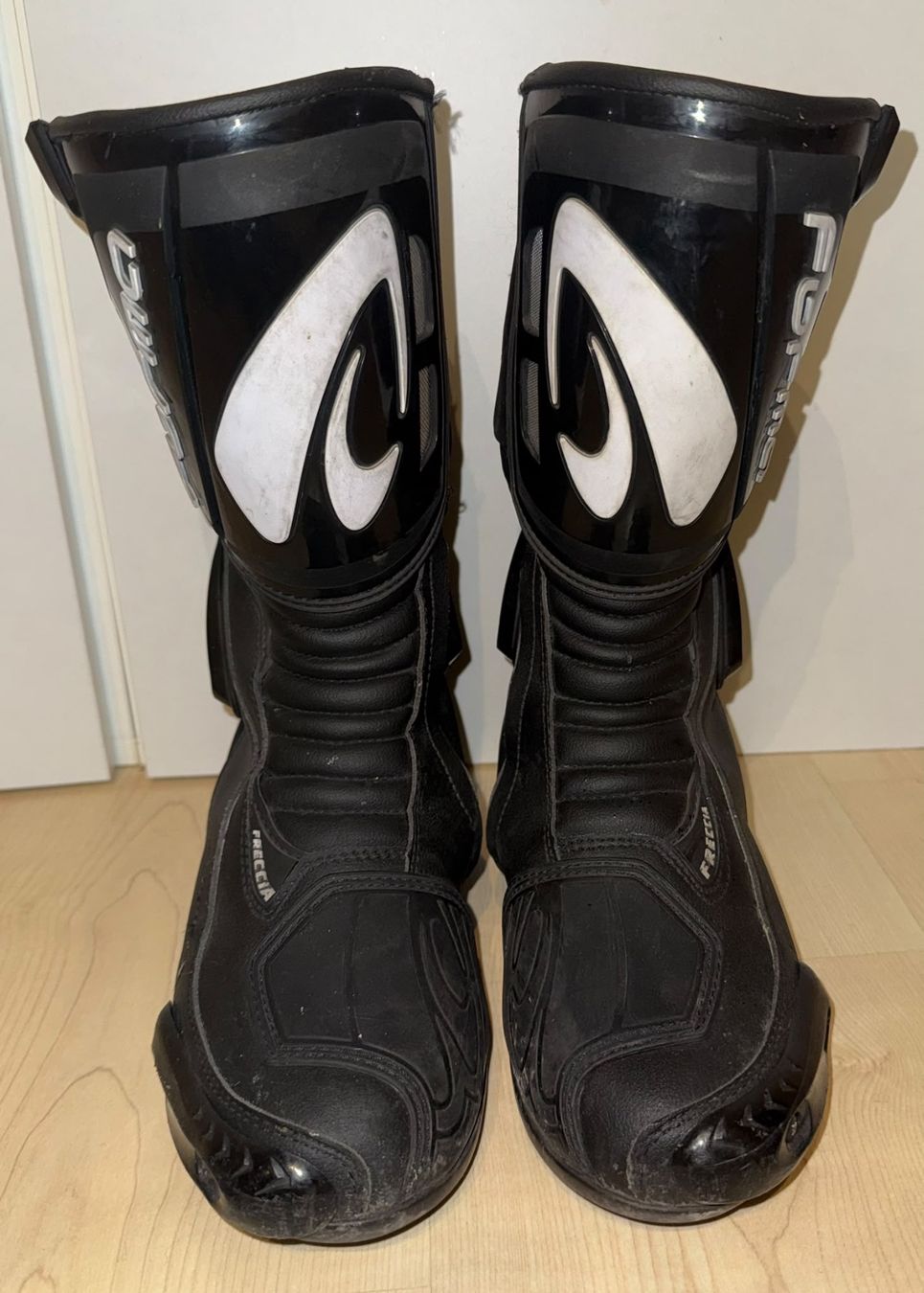 Damenschuhe: Motorradschuhe / Töffstiefel – Gebraucht aus Davos Frauenkirch von pat_t9dh