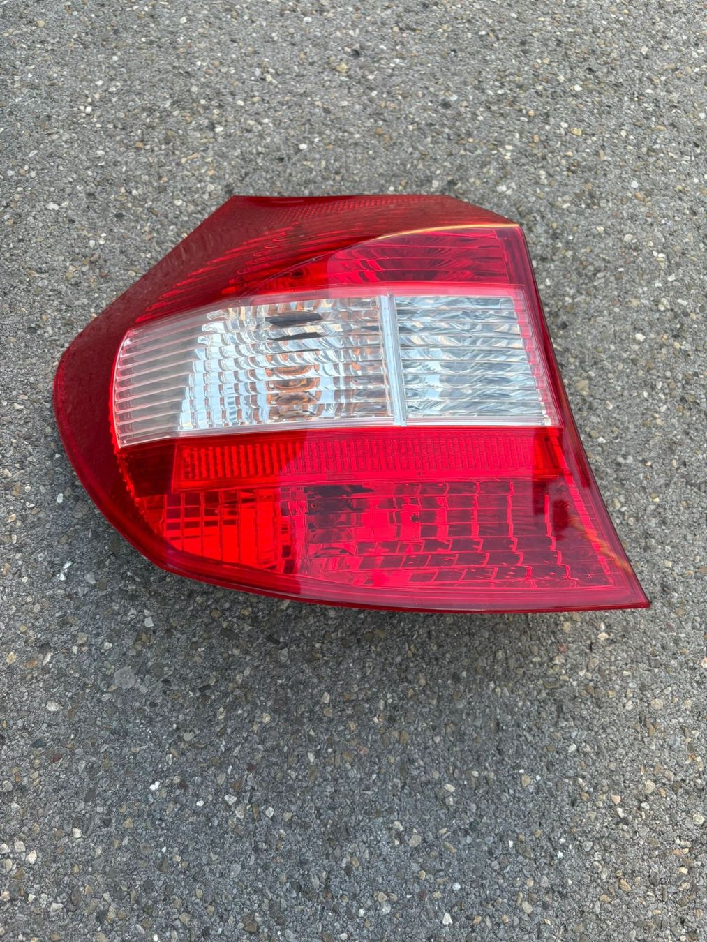BMW Fari: BMW 120 E 87 Heckleuchte links JG 2005 – Usato da Rothenhausen venduto da Deltassion