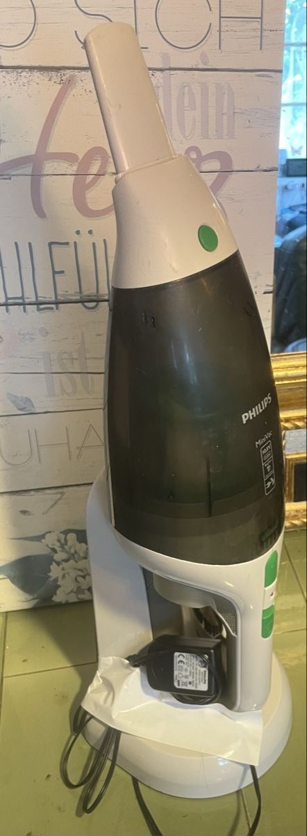 Philips Aspirapolveri & Accessori: Philips MiniVac Handstaubsauger mit Ladestation gebraucht – Usato da Pfyn venduto da Goodsell 1