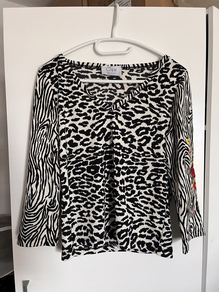 Chemisiers: Damen Pullover Clips Leopardenmuster Grösse 42 neu – D'occasion à Wolfhausen par Sel86i