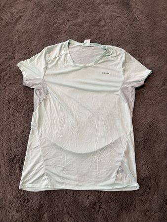 Quechua light blue t-shirt, size M, summer essential!