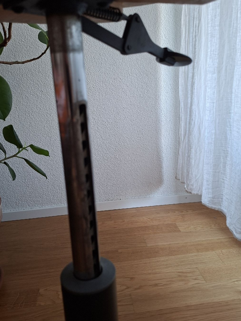 Sgabelli: vintage Industriehocker, Werkstatthocker, massiv  – Usato da Basel venduto da Lovintage 7