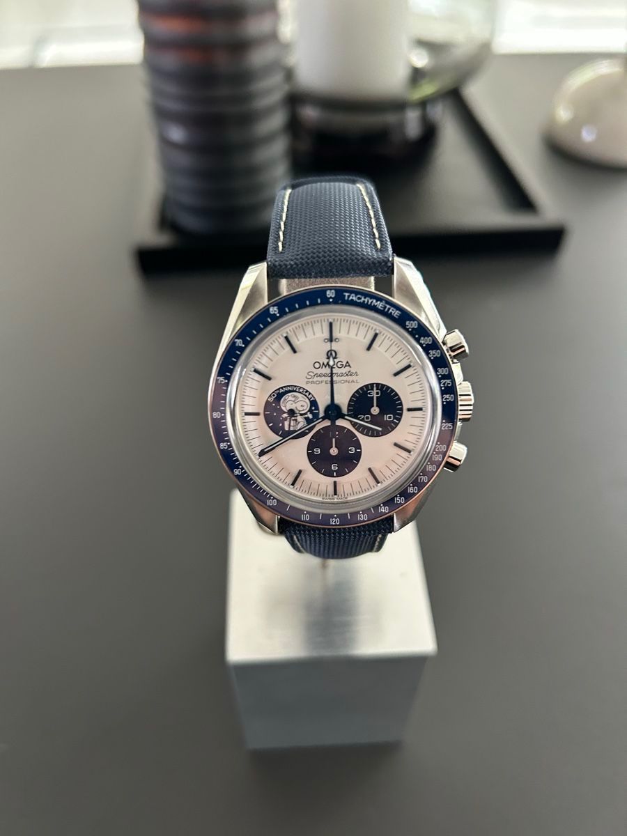 Omega Montres: Omega Speedmaster Silver Snoopy Award – Neuf avec emballage d'origine à Glattbrugg par aquanautilus