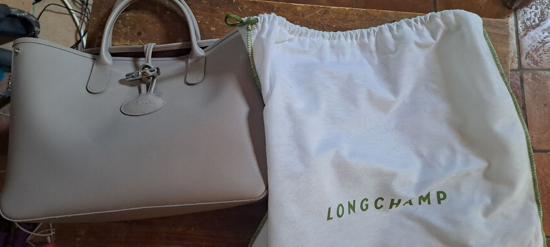 Longchamp Taschen für Damen: Longchamp Handtasche Neu – Neu und originalverpackt aus niederhasli von Mira1969 4